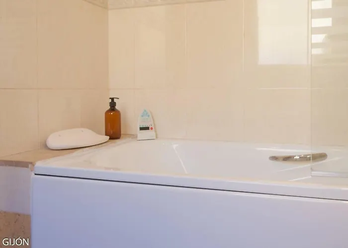 Apartment Avg Ave Maria 9 *